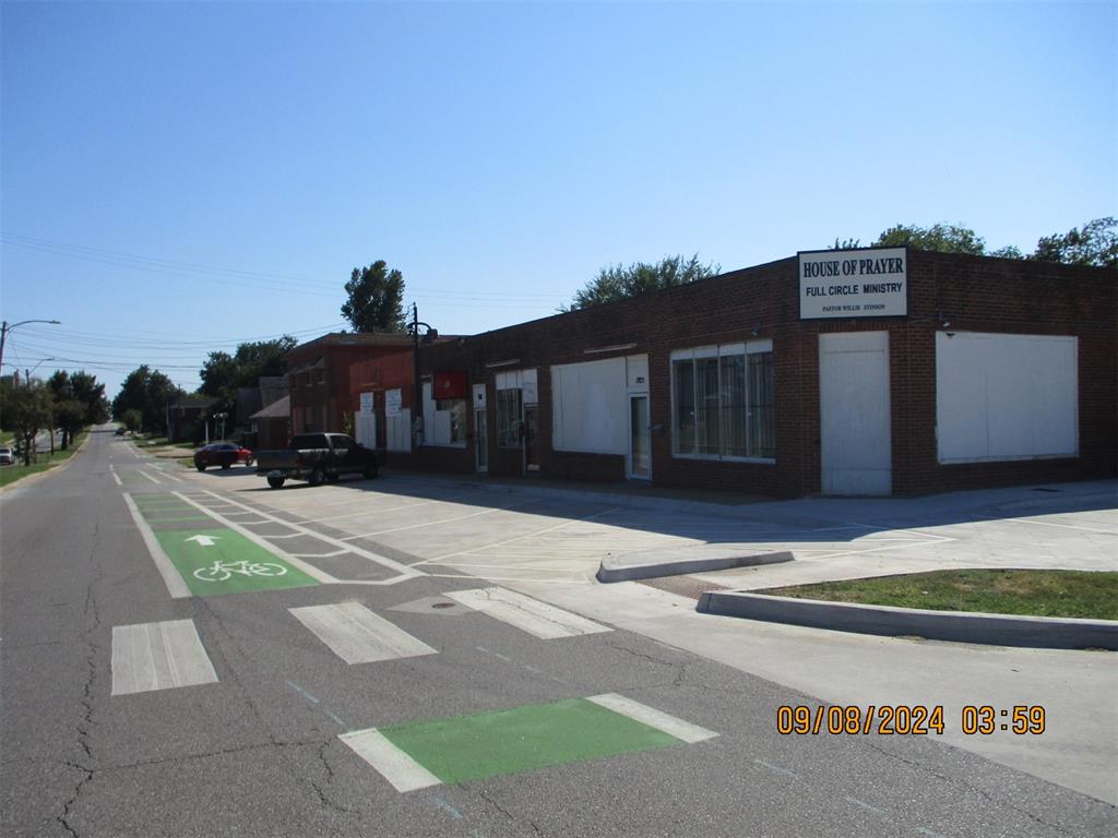 1917 N Lottie Avenue Property Photo 1