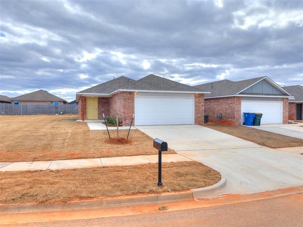 923 Hudson Road Property Photo
