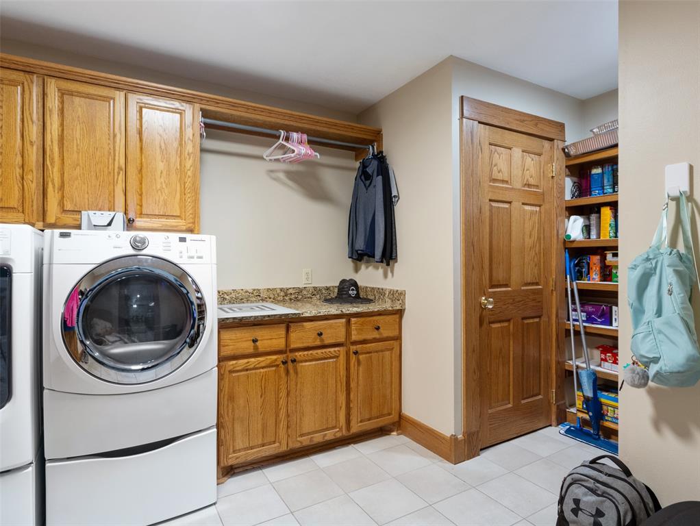 1 Apache Place Property Photo 16