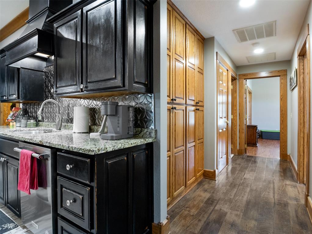 1 Apache Place Property Photo 19