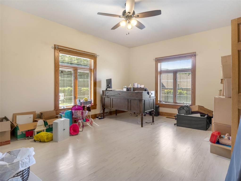 1 Apache Place Property Photo 22