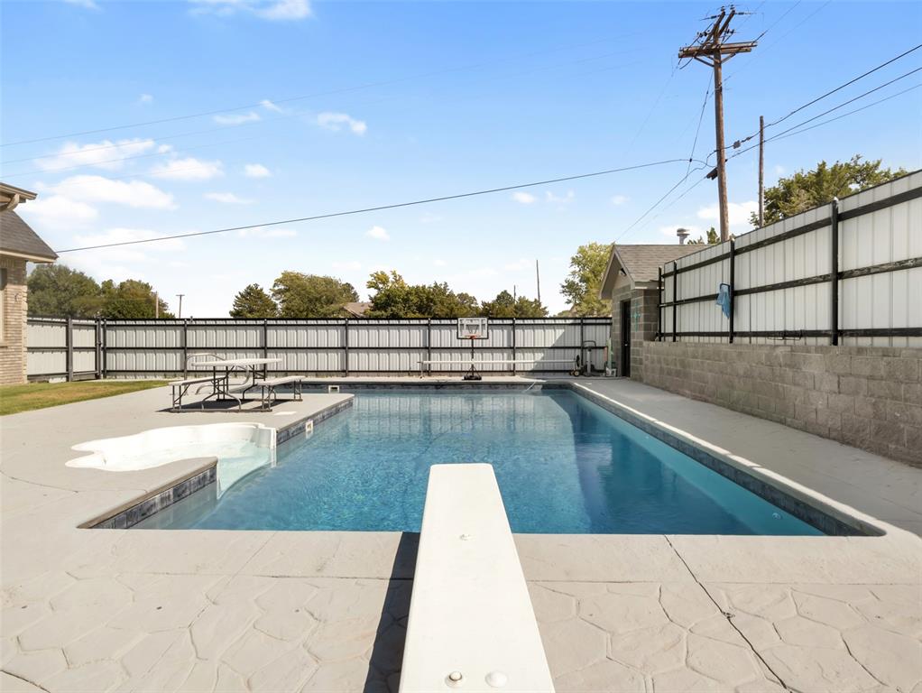 1 Apache Place Property Photo 36
