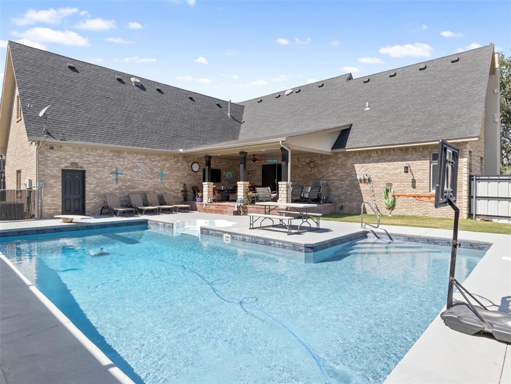 1 Apache Place Property Photo 37