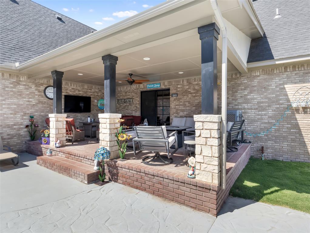 1 Apache Place Property Photo 38