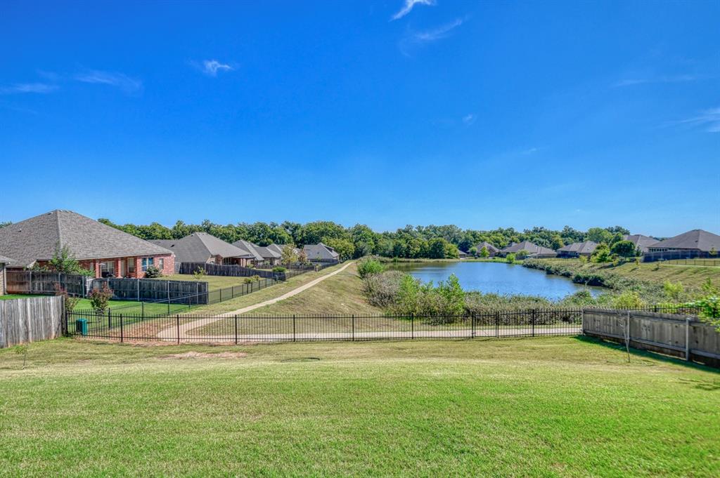 2109 Valley Hollow Property Photo 10