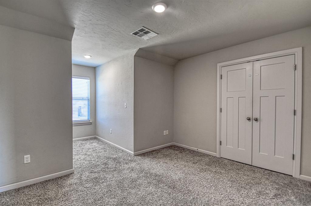 2109 Valley Hollow Property Photo 11