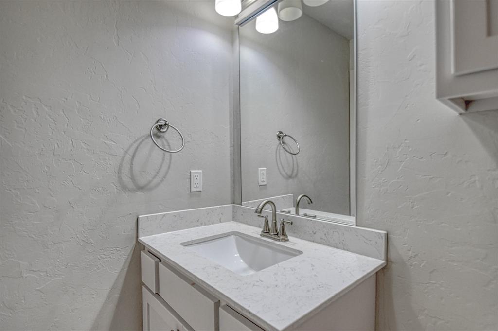 2109 Valley Hollow Property Photo 13