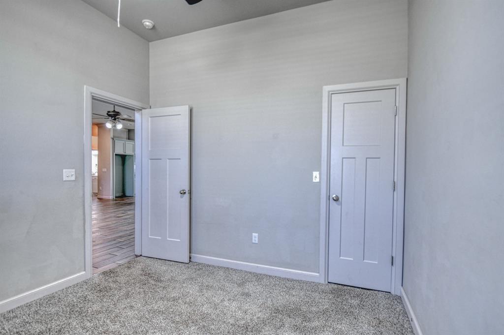 2109 Valley Hollow Property Photo 18