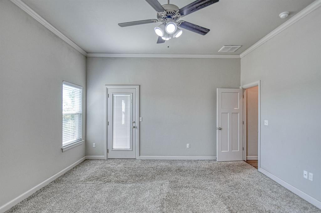 2109 Valley Hollow Property Photo 32