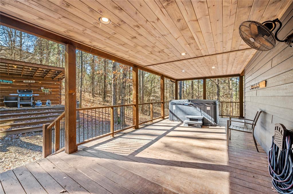 405 Red Berry Trail Property Photo 34