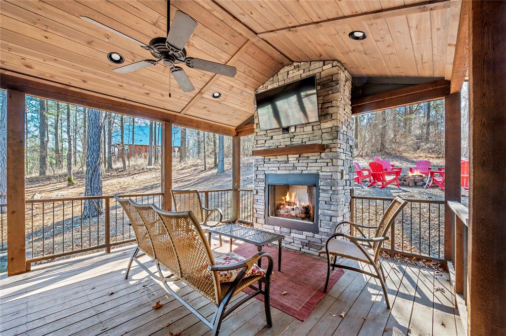 405 Red Berry Trail Property Photo 36