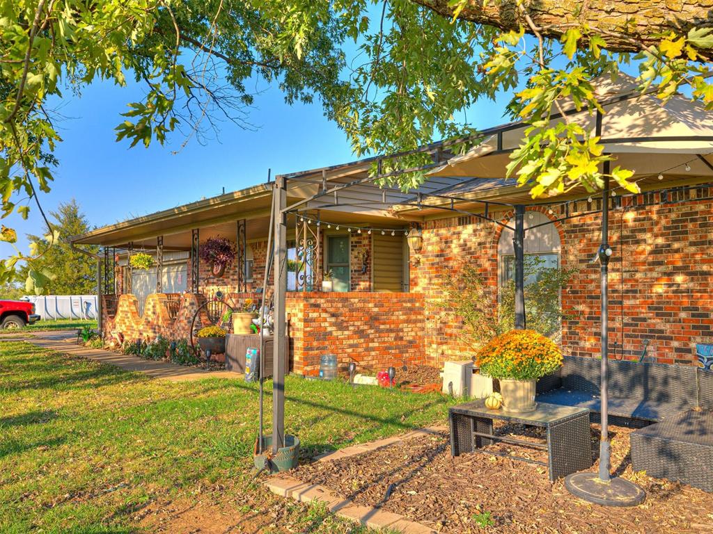 1322 S Jim Thorpe Boulevard Property Photo 3