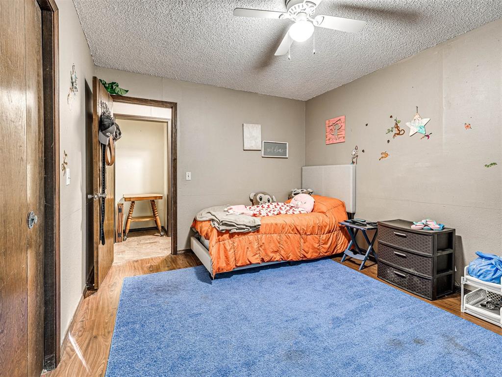 1322 S Jim Thorpe Boulevard Property Photo 23