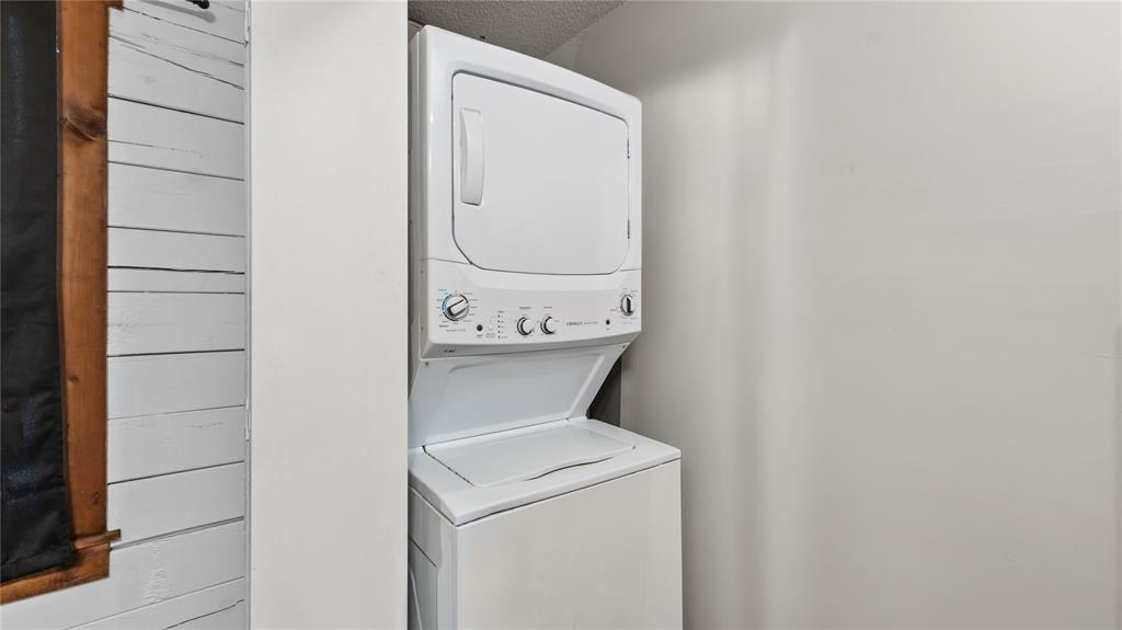 313 Post Oak Road Property Photo 21