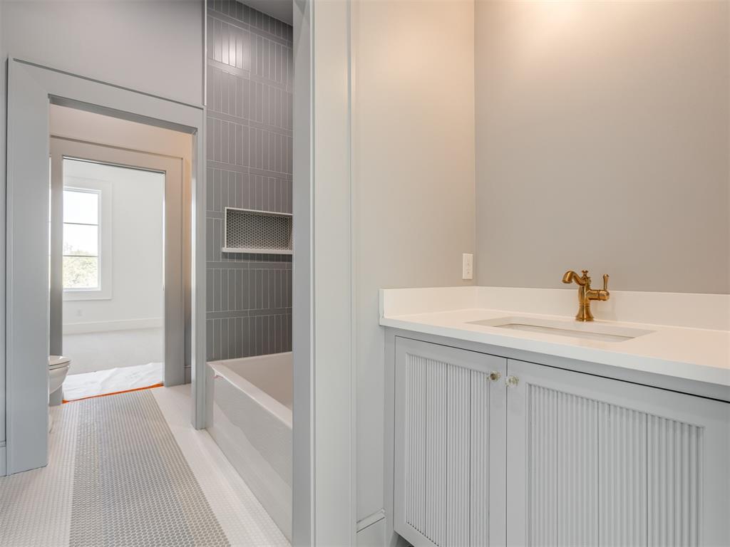 32 Falcon Tree Loop Property Photo 36