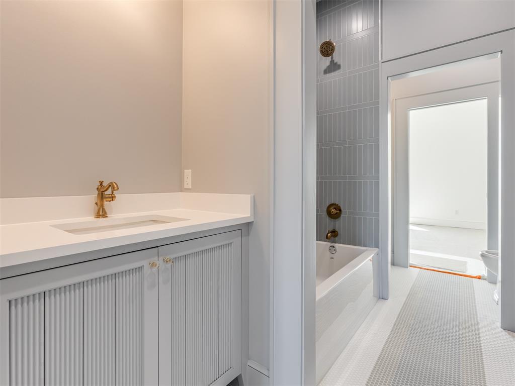 32 Falcon Tree Loop Property Photo 39