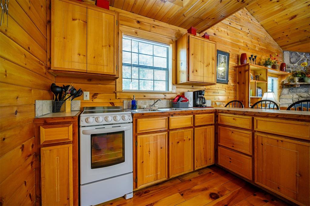 183 Pine Meadow Lane Property Photo 14