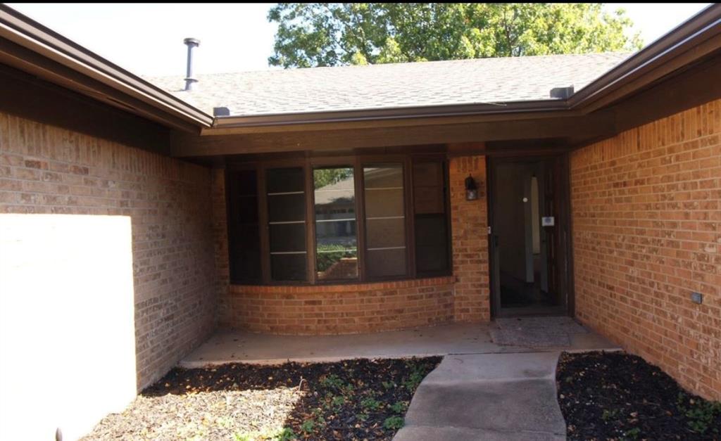 3700 Oak Grove Drive Property Photo 2