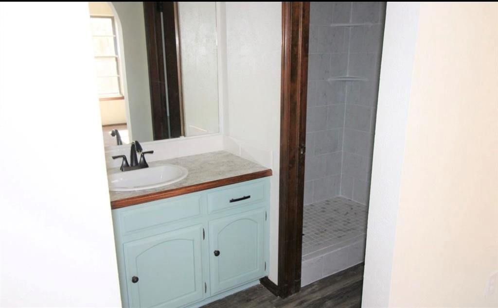 3700 Oak Grove Drive Property Photo 4