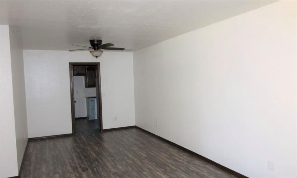 3700 Oak Grove Drive Property Photo 5