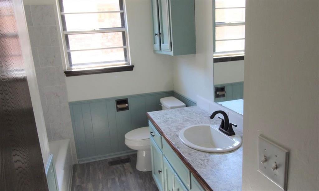 3700 Oak Grove Drive Property Photo 8