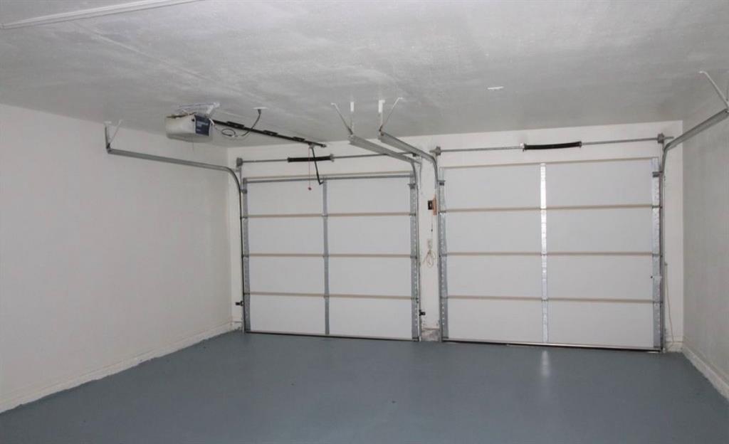 3700 Oak Grove Drive Property Photo 9