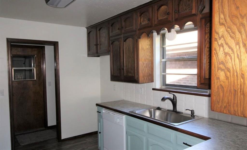 3700 Oak Grove Drive Property Photo 11