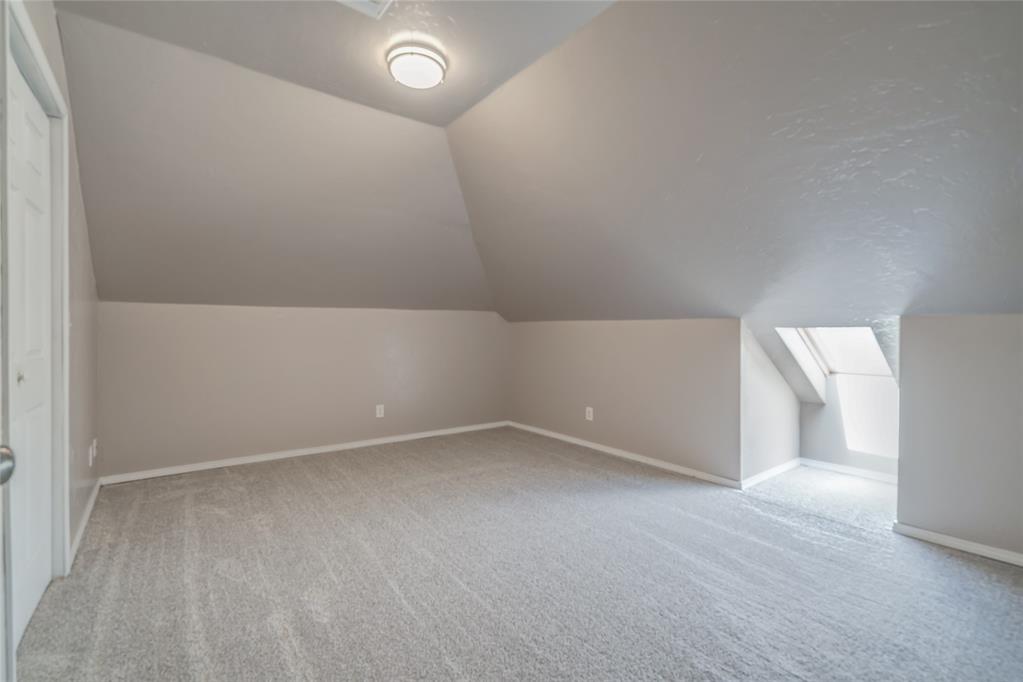 1117 Nw 198th Street Property Photo 40