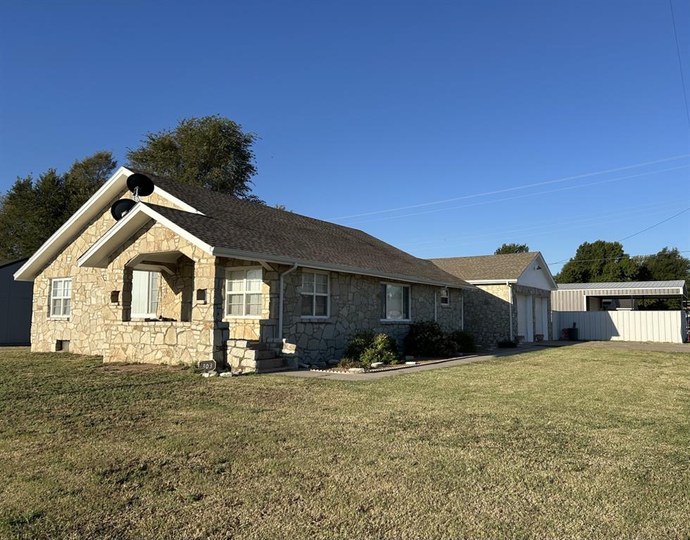 303 S Hwy 270 Property Photo