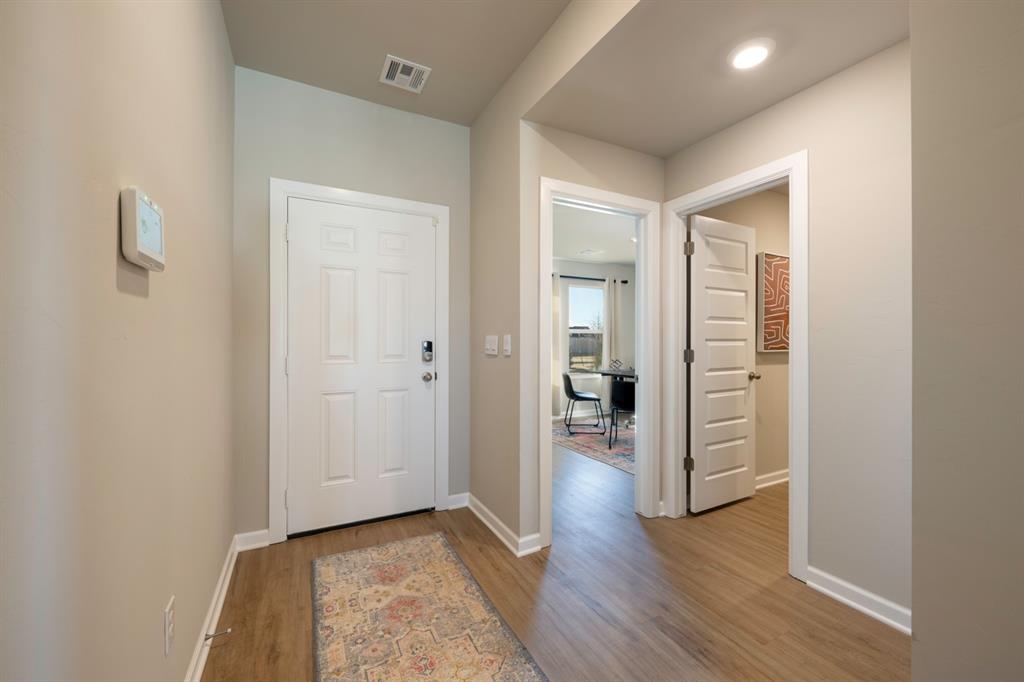 521 Park Place Drive Property Photo 4