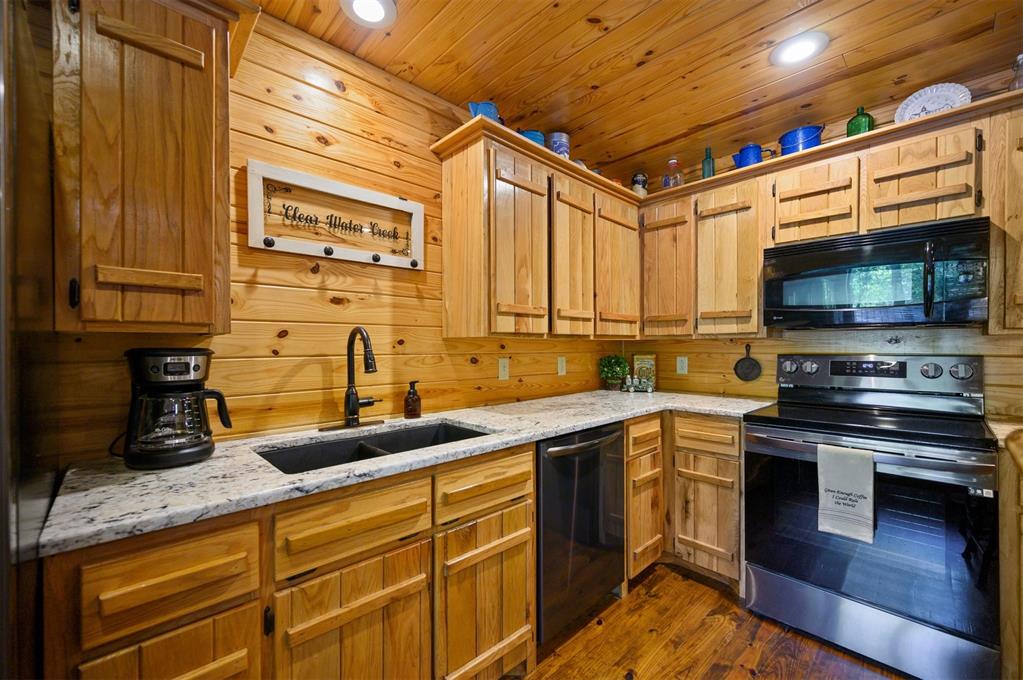 369 Timber Creek Trail Property Photo 11