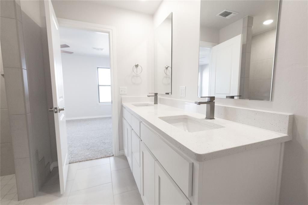 3833 Lynne Avenue Property Photo 13
