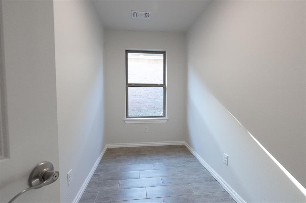 3833 Lynne Avenue Property Photo 23