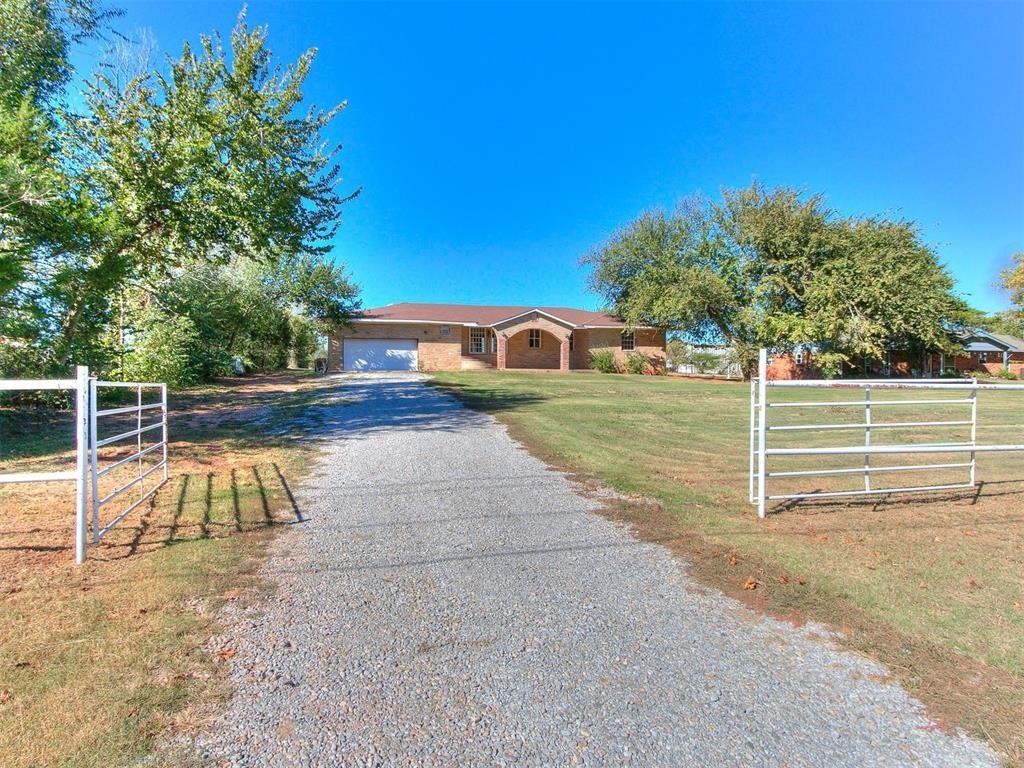 3735 S Pine Street Property Photo 1