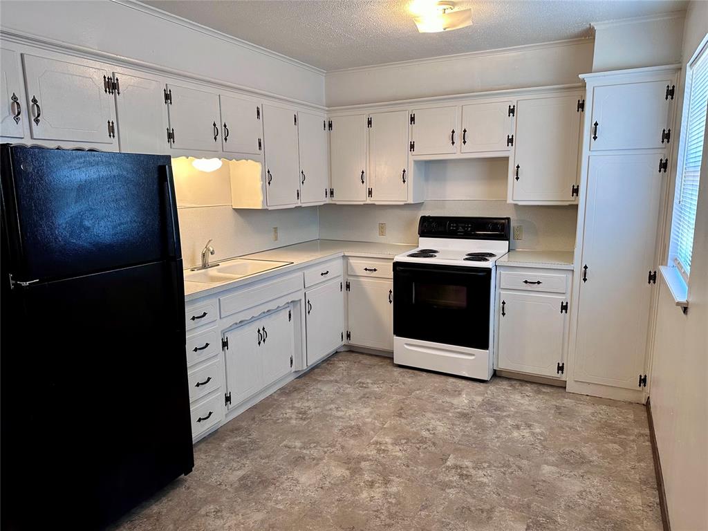 1324 Meadow Lane 8 & 12 Property Photo 1