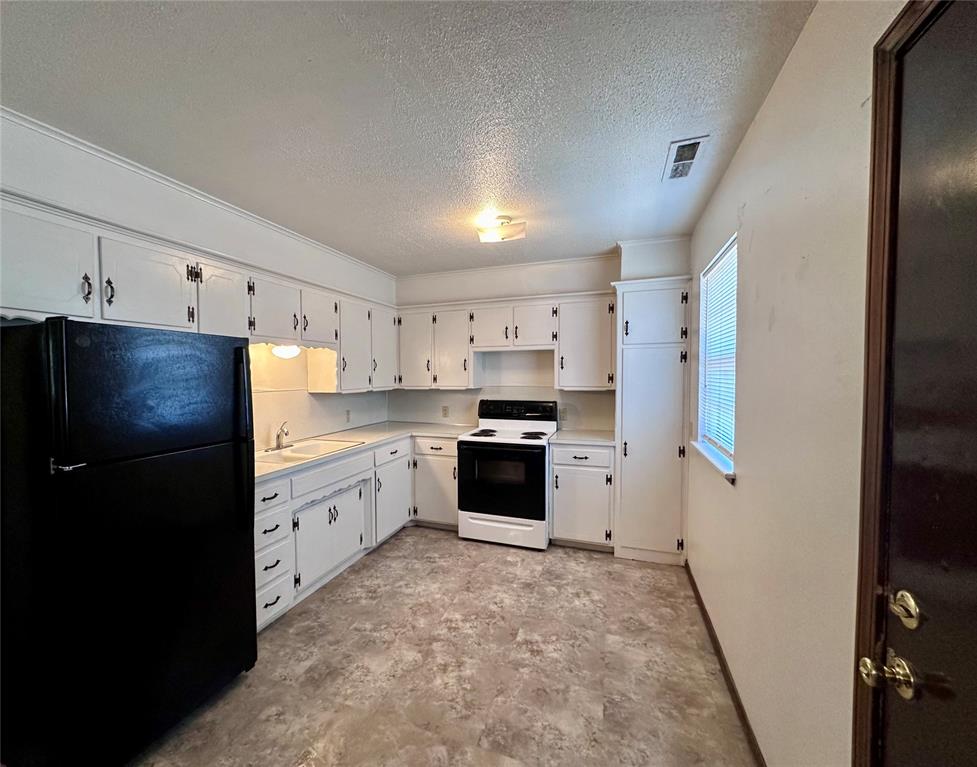 1324 Meadow Lane 8 & 12 Property Photo 4