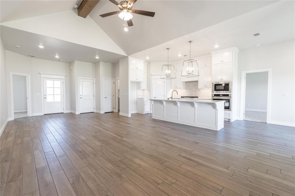 16116 Coneflower Drive Property Photo 4