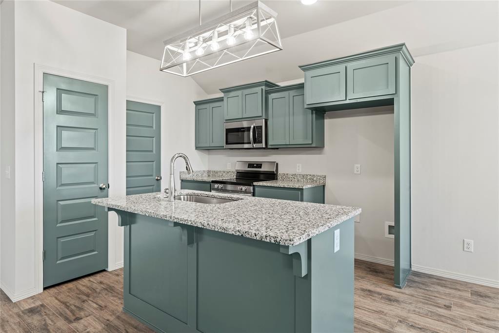 1940 Olive Avenue Property Photo 8