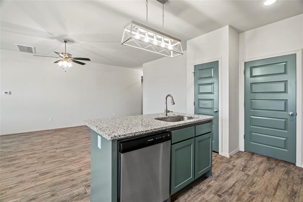 1940 Olive Avenue Property Photo 9
