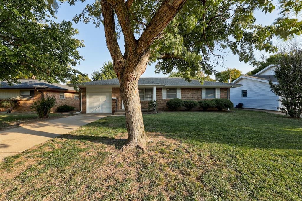 1627 Denison Drive Property Photo 2