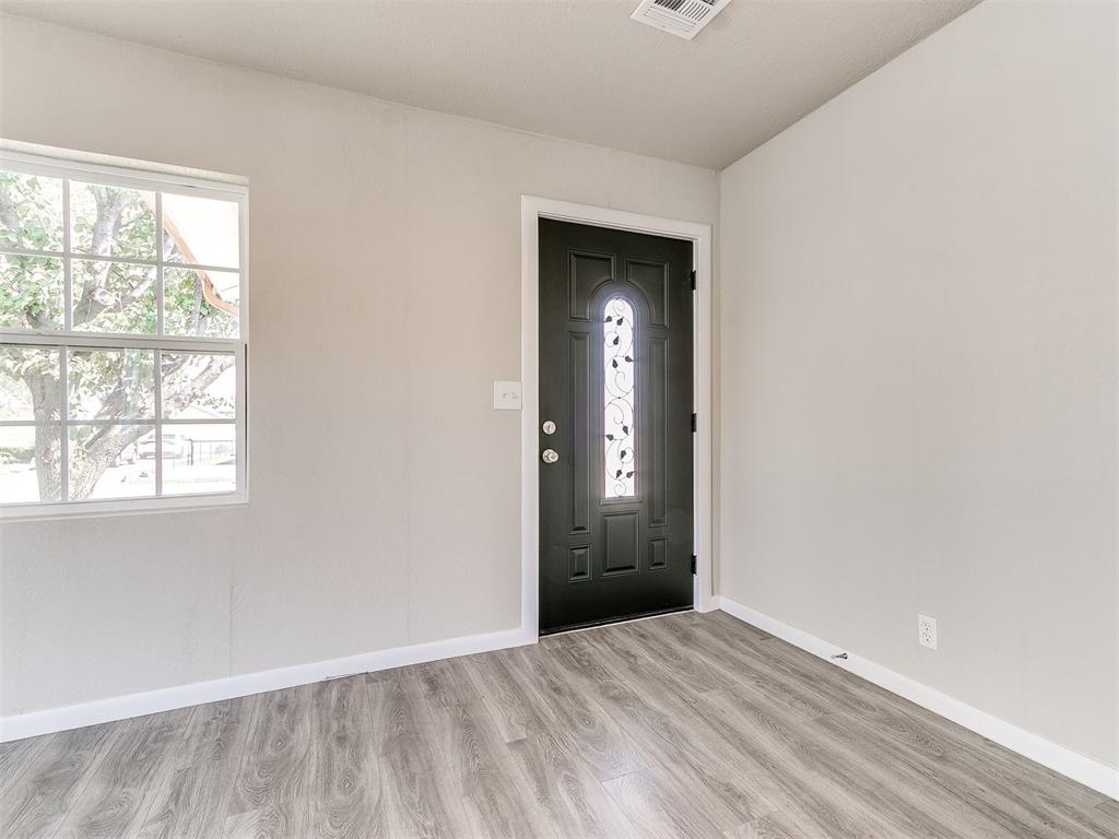 1316 S Jensen Avenue Property Photo 6