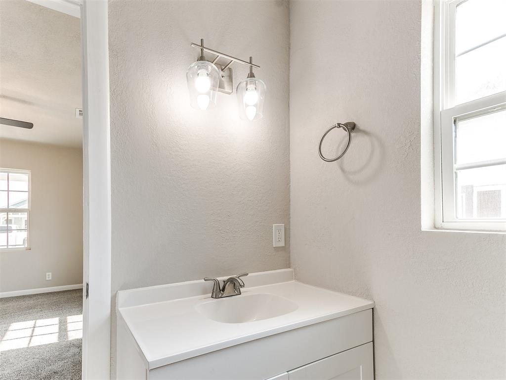 1316 S Jensen Avenue Property Photo 20