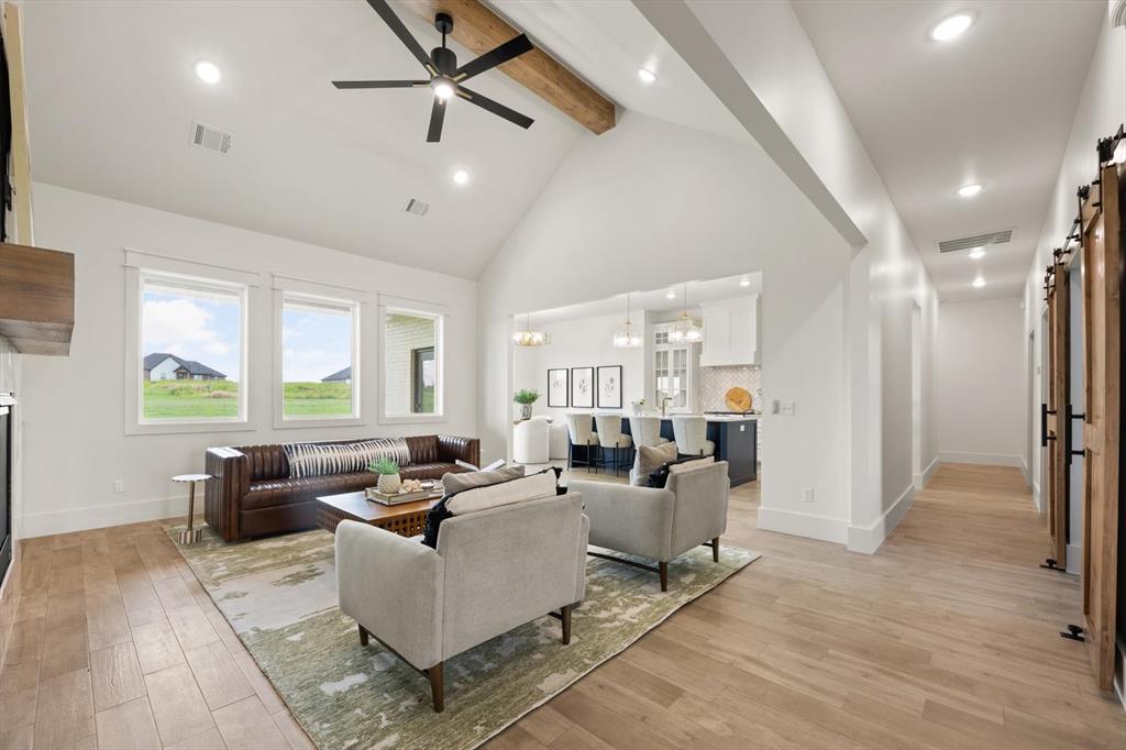 4381 Raymond Lane Property Photo 7