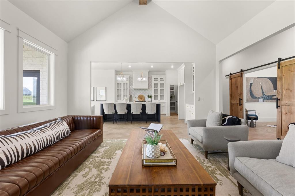 4381 Raymond Lane Property Photo 9