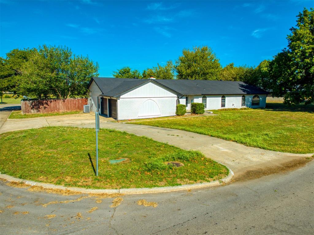 2502 Ridgecrest Drive Property Photo 2
