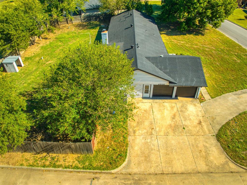 2502 Ridgecrest Drive Property Photo 4