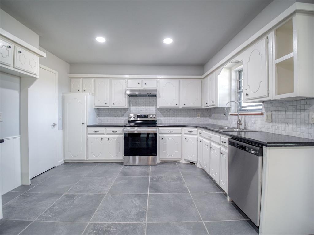 2502 Ridgecrest Drive Property Photo 10