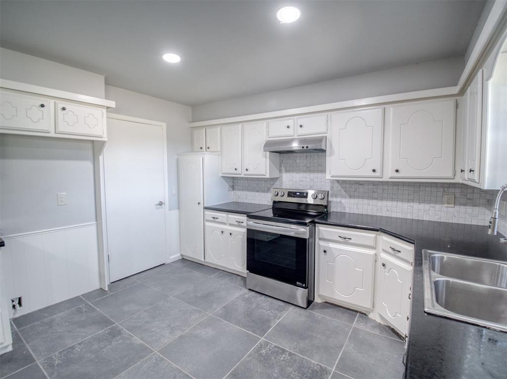 2502 Ridgecrest Drive Property Photo 15