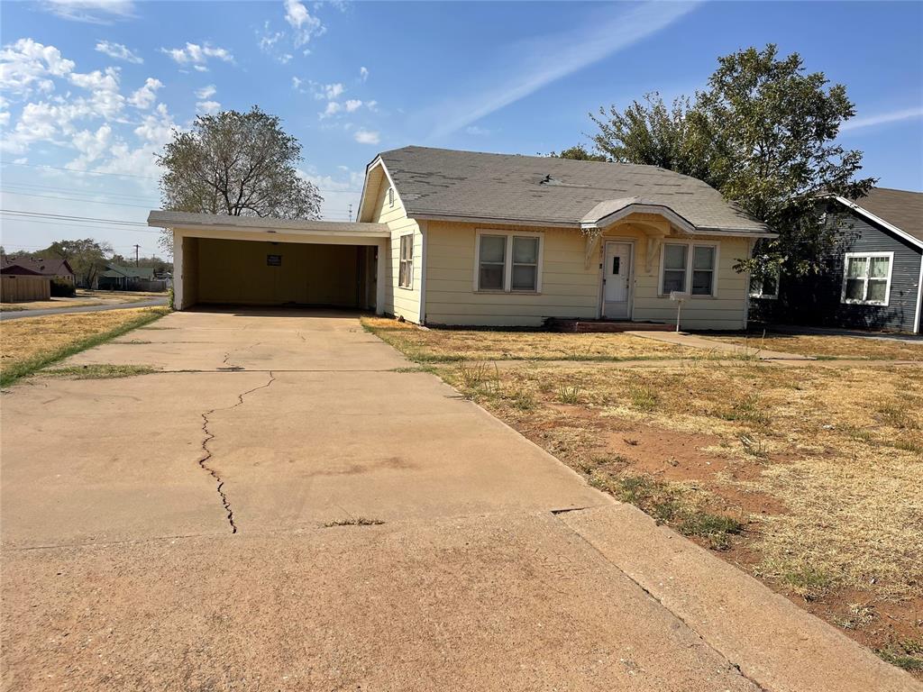 901 N Lee Street Property Photo 2