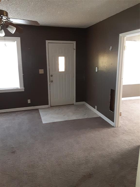 901 N Lee Street Property Photo 8